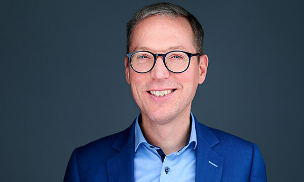 Seven questions for Dennis de Vries